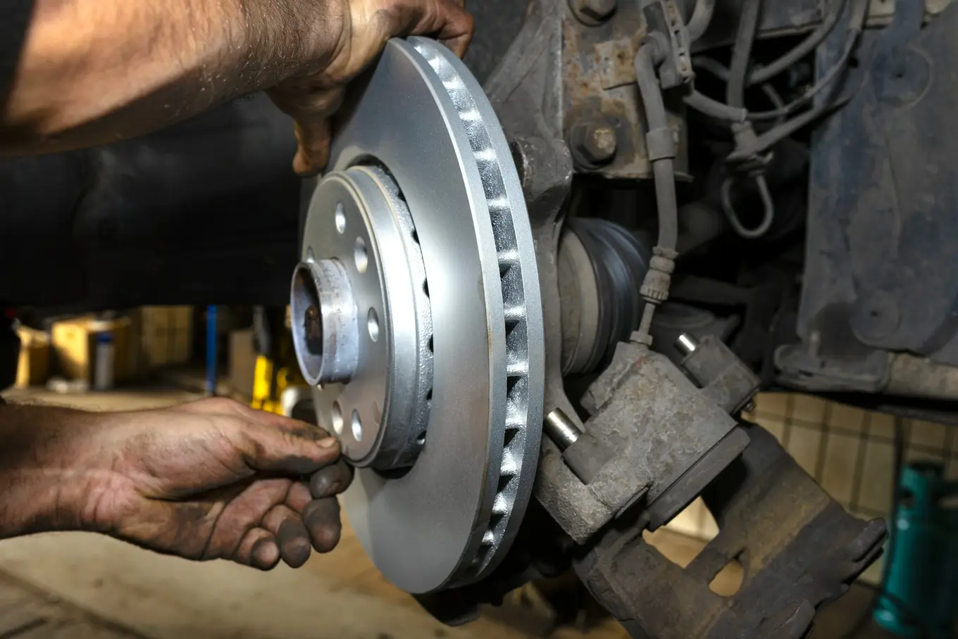 naprawa układu hamulcowego